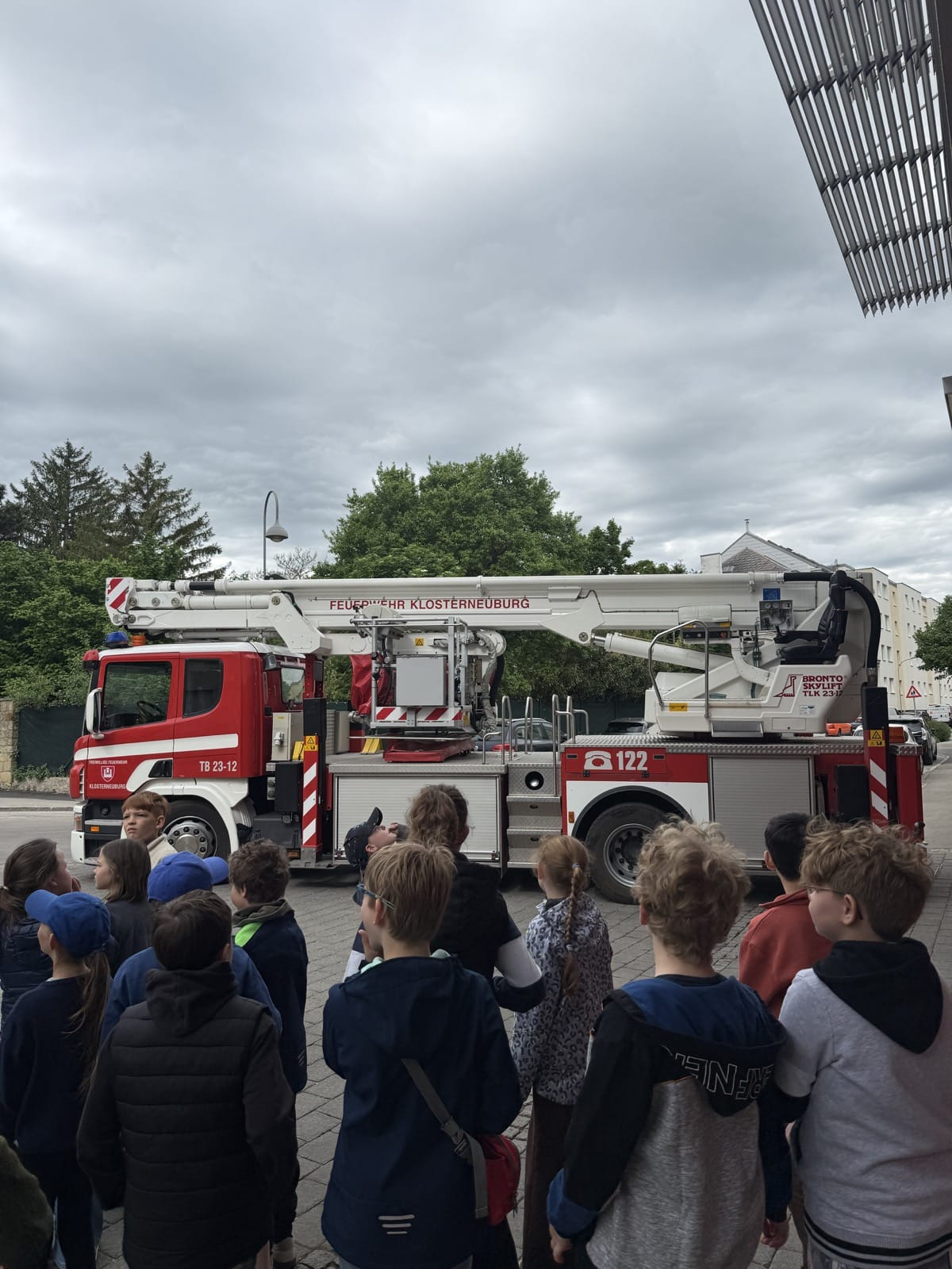 Besuch der 3a und 3b bei der Feuerwehr